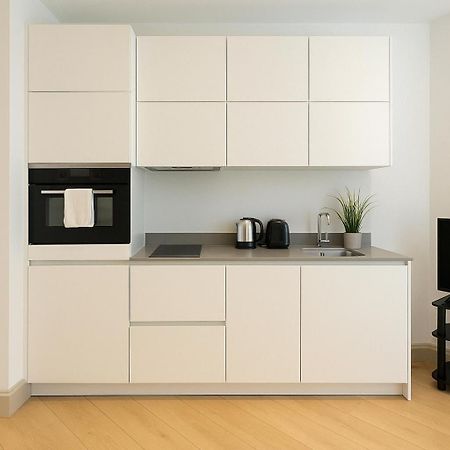 Bright Studio Flat - Walk To River Thames & Kingston Town Surbiton Exterior foto