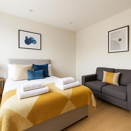 Bright Studio Flat - Walk To River Thames & Kingston Town Surbiton Exterior foto